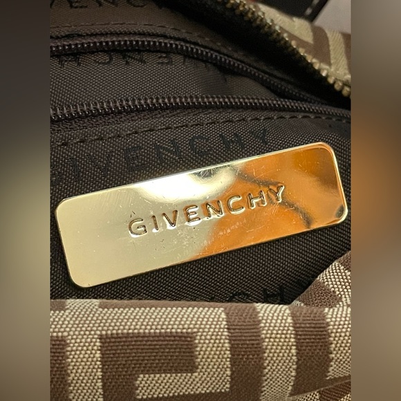 SoldâAuthentic GIVENCHY Cut Monogram Shoulder Bag - Picture 6 of 16
